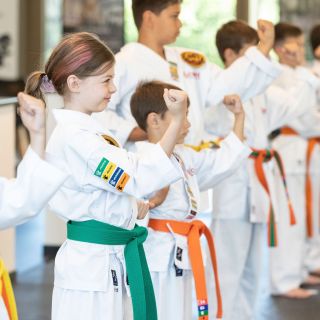 Karate, Kinder Karate, Kindergarten Kinder, Jugendliche, Erwachsenen Karate, Lebensschule, Lifeskills, Kampfsport, Karate Training, Selbstverteidigung, Krav Maga, Zürich, Dübendorf, Fällanden, Uster, Wallisellen, Dietlikon, Selbstschutz, Karate, Kung Fu, Judo, Erwachsenen Selbstverteidigung, 8600, 8001, 8117, 8606, Volketswil, Kampfkunst, Kampfsport, 8304, 8605, Krav Maga 360, Bruce Lee, Chuck Norris, Mobbing, Stop Mobbing, Kindergeburtstag, Kampfkunst Party, Aroha, Fitness, QiGong, Qi-Gong, Taichi, Arnis, MMA, JuJitsu, Brasilien JuJitsu, Ferien Camps, Shitoryu, Shukokai, Shitokai, Gojryu, Shotokan, Wadoryu, Kyusho, Kyusho Jitsu, Dillman, Paul Bowman, Pressure Points, Basel, Solothurn, Bern, Schweiz, Switzerland, Wild Goose Qigong, Dayan, Mixed Martial Arts, Probestunde, Trial Lesson, Online Training,